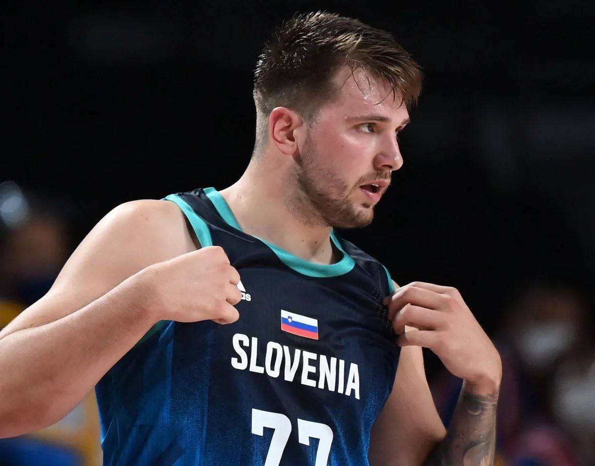 东契奇将出战今日与英国热身赛 膝伤并无大碍