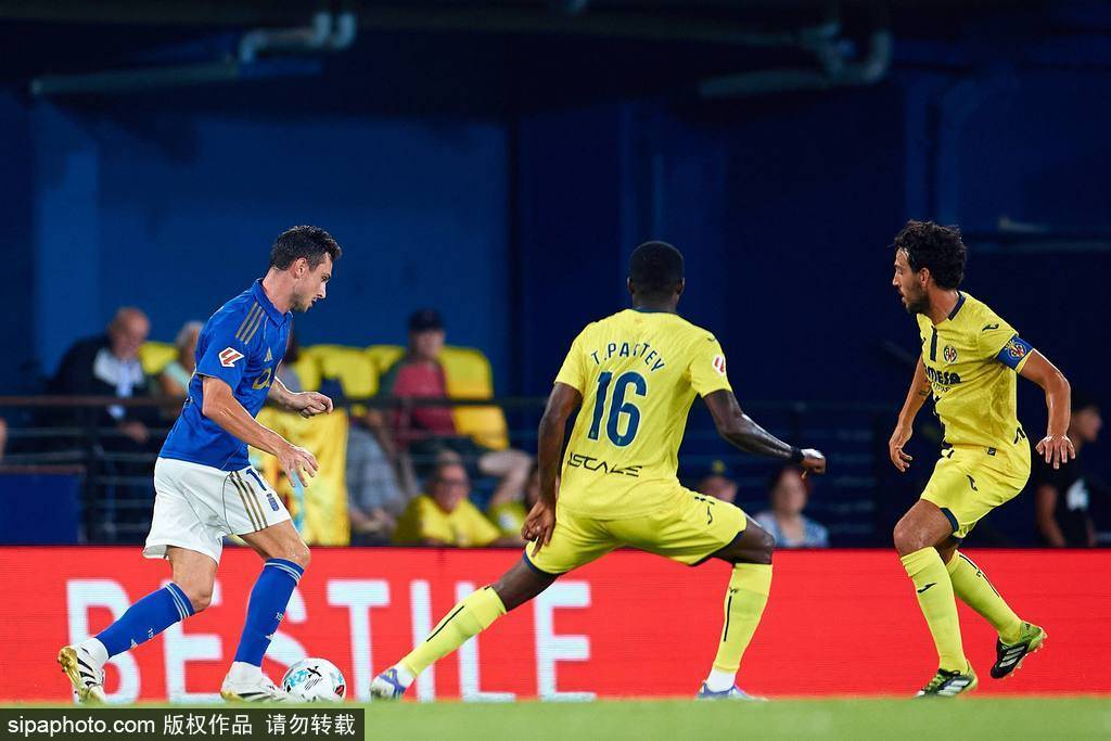 西甲激战！比利亚雷亚尔迎战赫罗纳，陶瓷球场上演巅峰对决